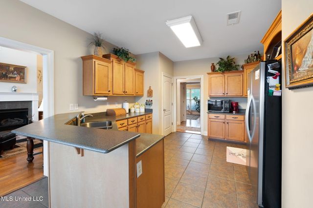 1606 N Montys Circle, Southaven, MS 38672