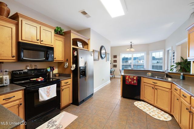 1606 N Montys Circle, Southaven, MS 38672