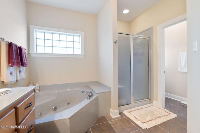 1606 N Montys Circle, Southaven, MS 38672