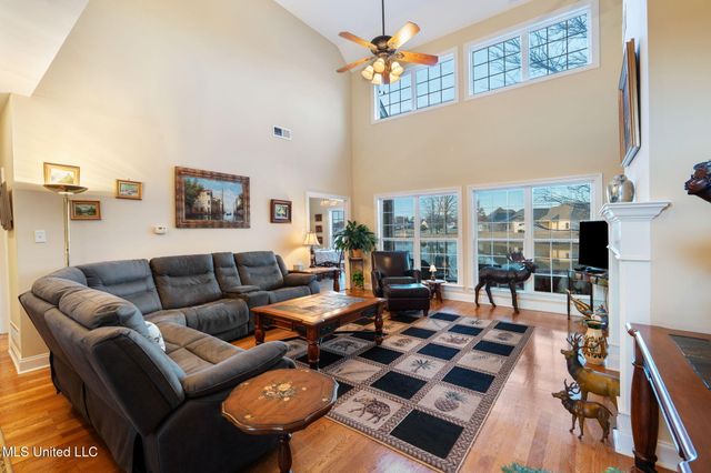 1606 N Montys Circle, Southaven, MS 38672