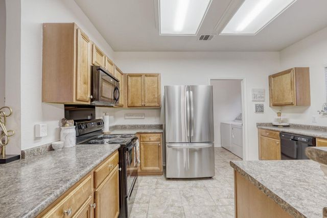 5805 Alomar CV, Del Valle, TX 78617