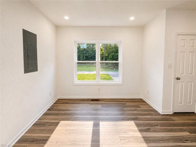 5071 James WAY, Smithfield, VA 23430