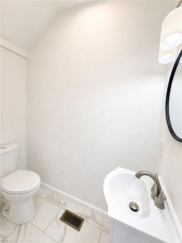 5071 James WAY, Smithfield, VA 23430