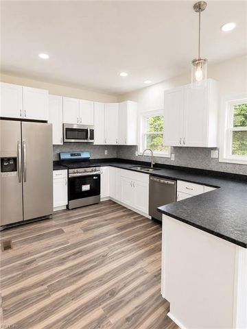 5071 James WAY, Smithfield, VA 23430