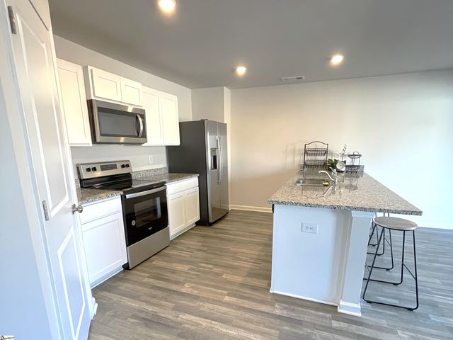 4060 Garrison Lane, Boiling Springs, SC 29316