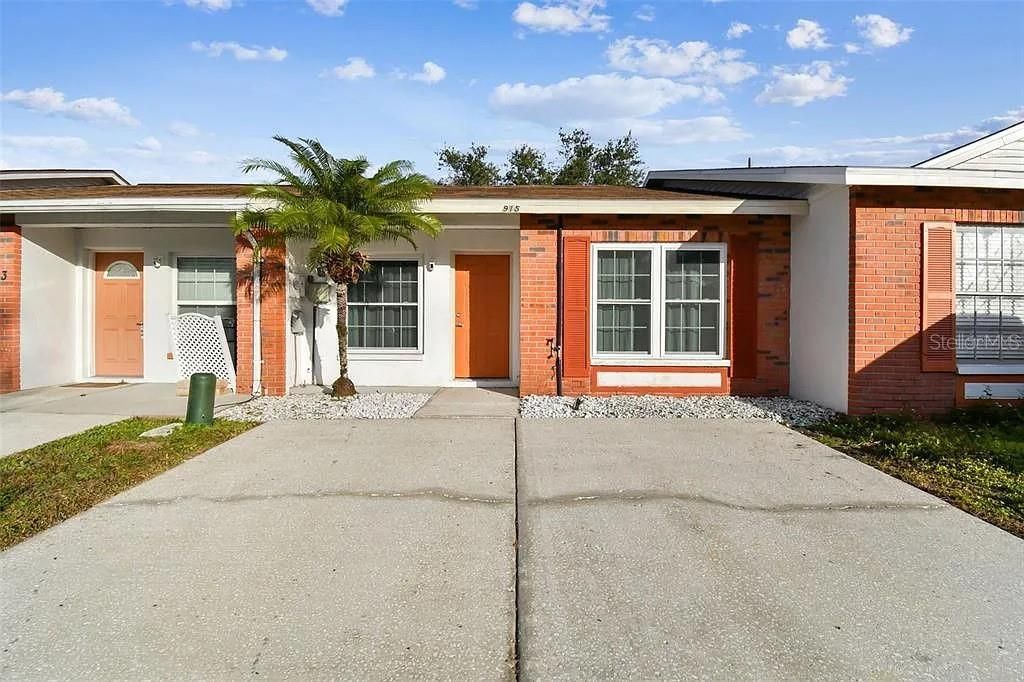 915 BURLWOOD STREET, Brandon, FL 33511