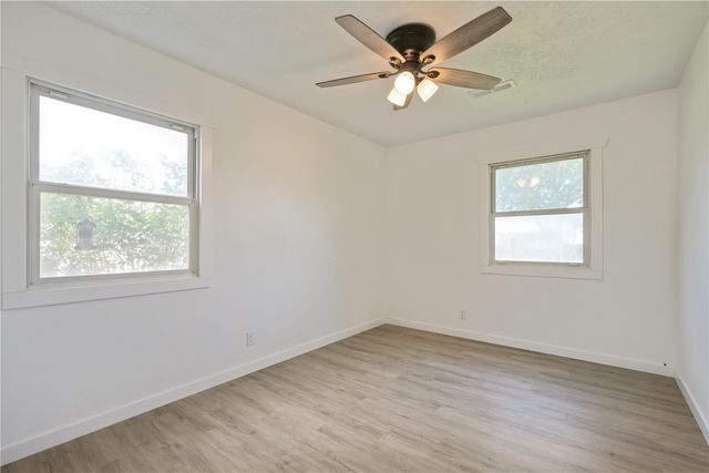 890 S 8th Street, Marion, IA 52302