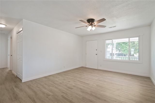 890 S 8th Street, Marion, IA 52302