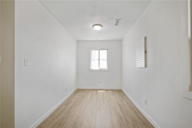 890 S 8th Street, Marion, IA 52302