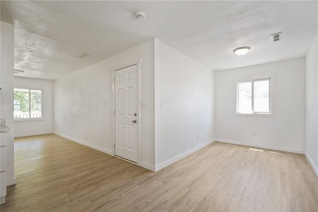 890 S 8th Street, Marion, IA 52302
