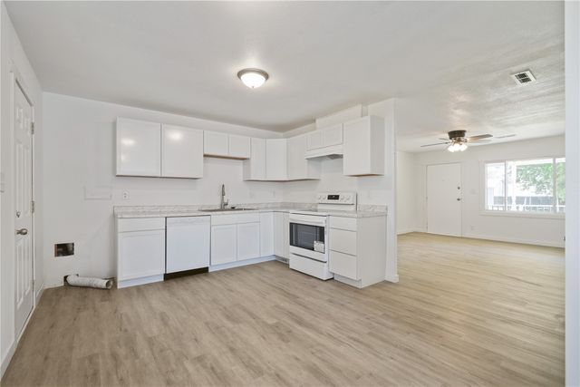 890 S 8th Street, Marion, IA 52302