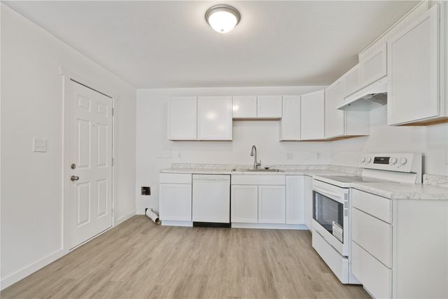 890 S 8th Street, Marion, IA 52302