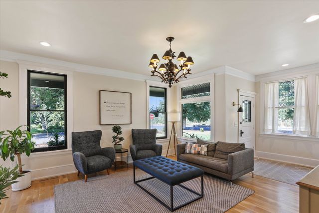1306 N Summit Blvd, Spokane, WA 99201