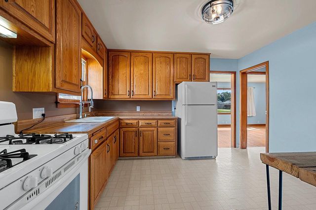 994 ROSCOE STREET, Green Bay, WI 54304