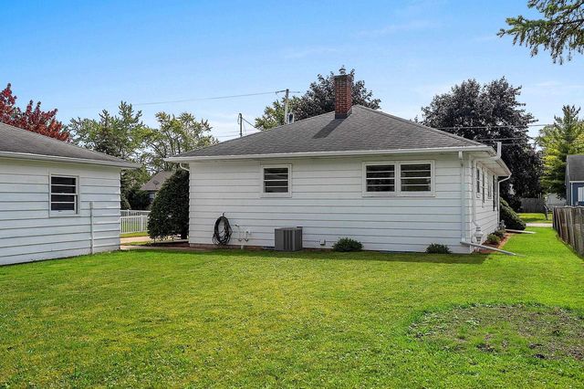 994 ROSCOE STREET, Green Bay, WI 54304