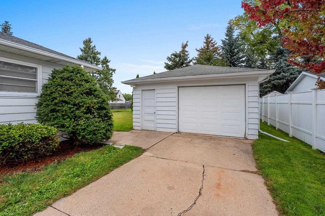994 ROSCOE STREET, Green Bay, WI 54304