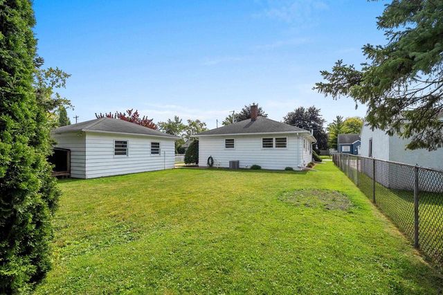 994 ROSCOE STREET, Green Bay, WI 54304