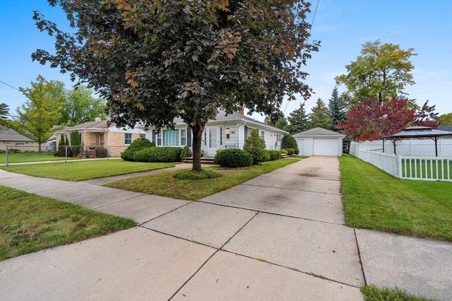 994 ROSCOE STREET, Green Bay, WI 54304