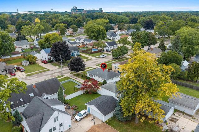 994 ROSCOE STREET, Green Bay, WI 54304