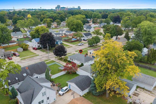 994 ROSCOE STREET, Green Bay, WI 54304