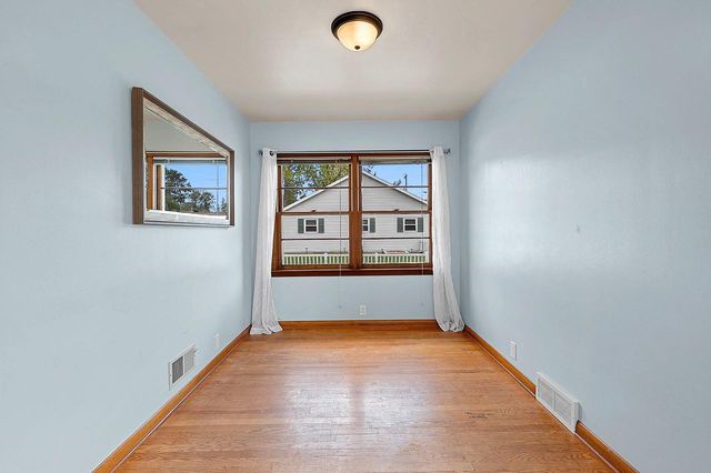 994 ROSCOE STREET, Green Bay, WI 54304