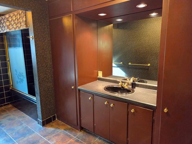 5665 WINTHROP Drive, Fairview, PA 16506