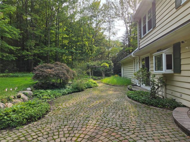 5665 WINTHROP Drive, Fairview, PA 16506