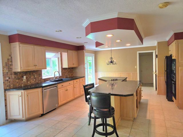 5665 WINTHROP Drive, Fairview, PA 16506