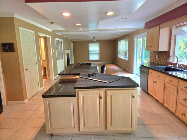 5665 WINTHROP Drive, Fairview, PA 16506