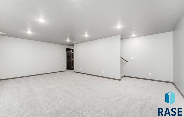 1908 N Concord Dr Drive, Sioux Falls, SD 57110