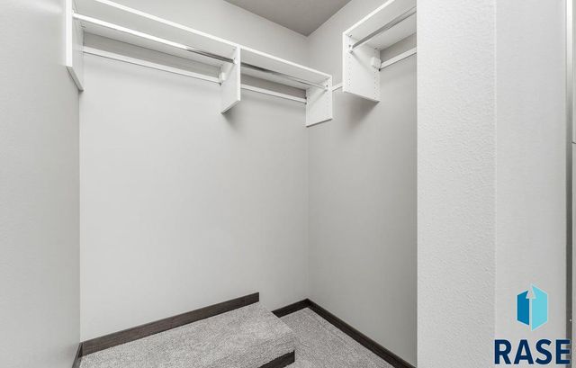 1908 N Concord Dr Drive, Sioux Falls, SD 57110