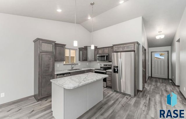 1908 N Concord Dr Drive, Sioux Falls, SD 57110