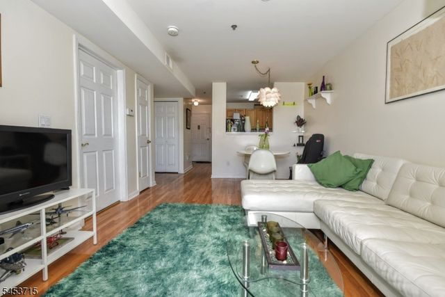 318 54Th St 4L, West New York Town, NJ 07093