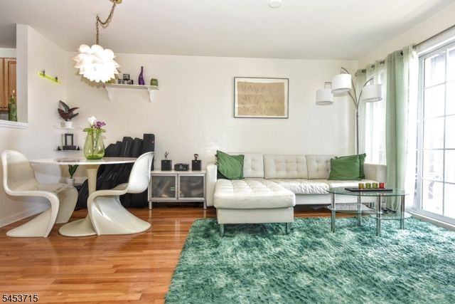 318 54Th St 4L, West New York Town, NJ 07093
