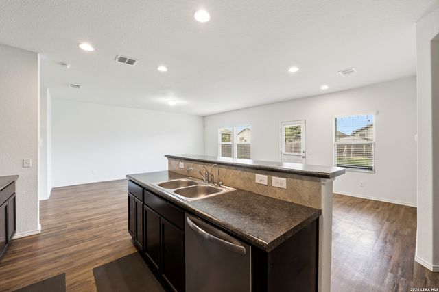 8215 Bending Willow, San Antonio, TX 78223