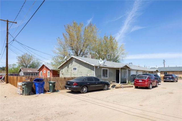 12023 Chamberlaine Way, Adelanto, CA 92301