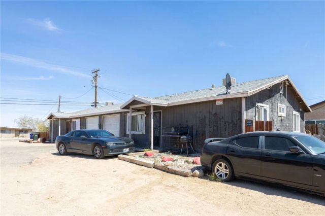 12023 Chamberlaine Way, Adelanto, CA 92301