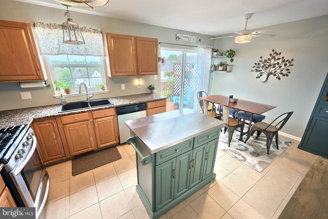 1079 HEARTHRIDGE LN, York, PA 17404