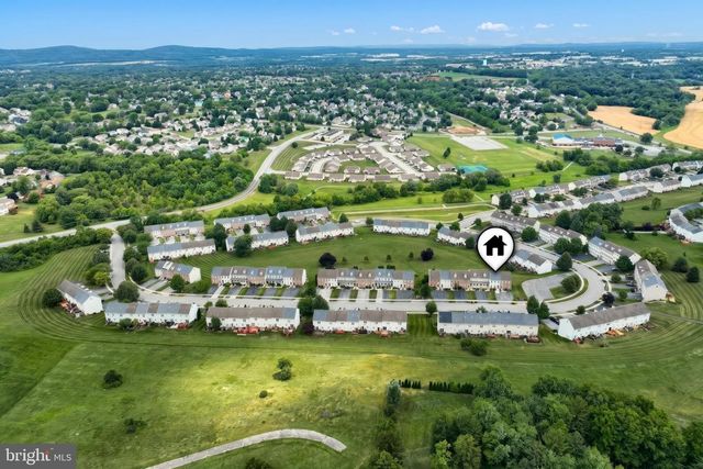 1079 HEARTHRIDGE LN, York, PA 17404