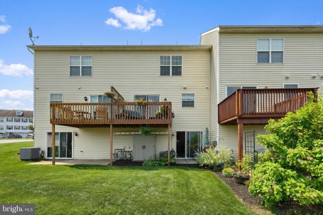 1079 HEARTHRIDGE LN, York, PA 17404