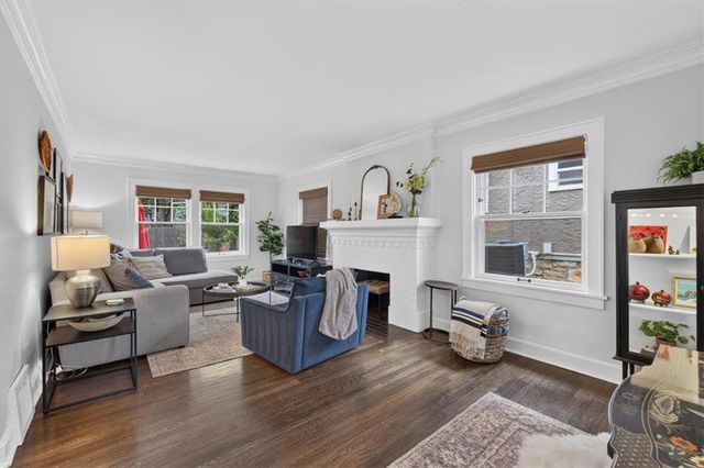 820 W 72nd Street, Kansas City, MO 64114