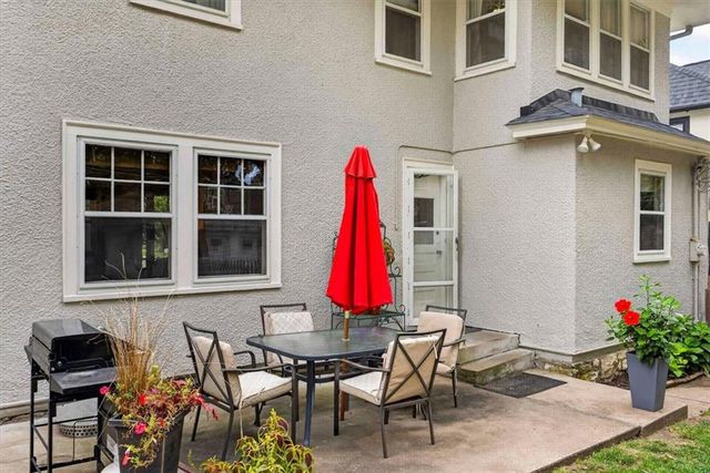 820 W 72nd Street, Kansas City, MO 64114