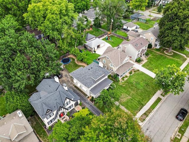 820 W 72nd Street, Kansas City, MO 64114