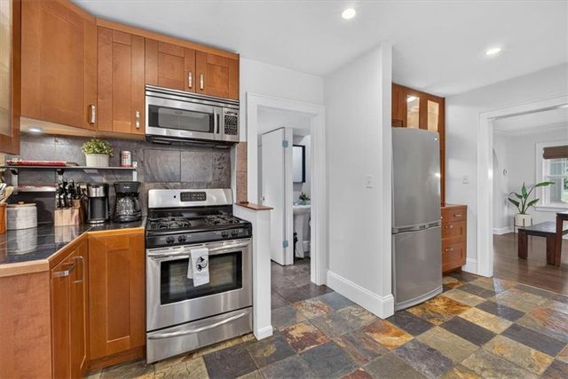 820 W 72nd Street, Kansas City, MO 64114