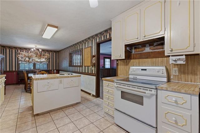 328 Lake Forest Drive, Acworth, GA 30102