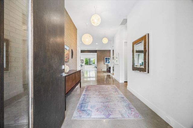 4532 Sunburst Street, Bellaire, TX 77401