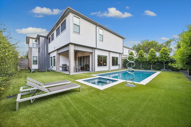 4532 Sunburst Street, Bellaire, TX 77401