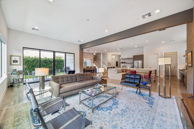 4532 Sunburst Street, Bellaire, TX 77401