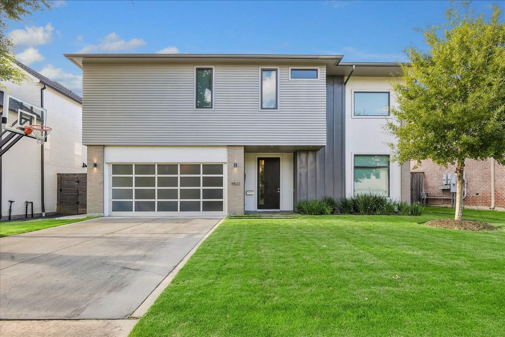 4532 Sunburst Street, Bellaire, TX 77401