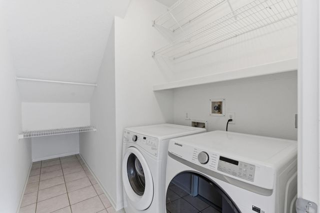 66 Hidden Meadow Drive, The Woodlands, TX 77382